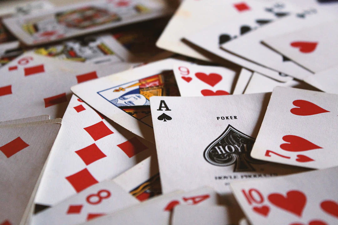 Essentiella samlarprodukter för kortspel och TCG