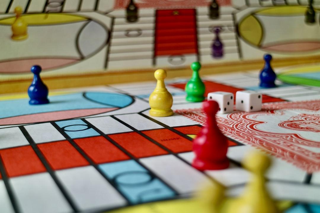 Roliga sällskapsspel att spela på brädspelskvällar