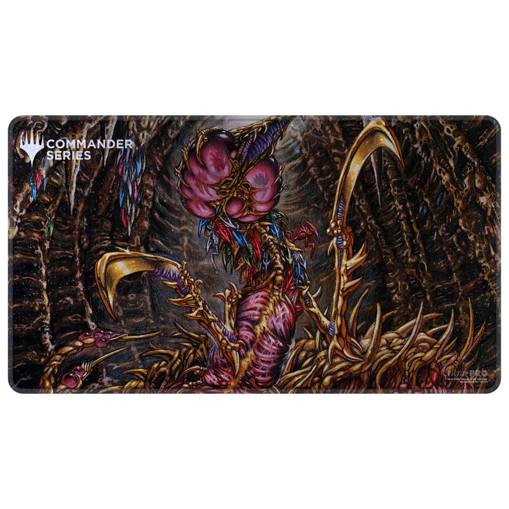 UP - Commander Series - Release 6 - Fan Vote 1 - Q1 2025 Holofoil Playmat Sliver Queen för MTG