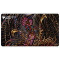 UP - Commander Series - Release 6 - Fan Vote 1 - Q1 2025 Holofoil Playmat Sliver Queen för MTG