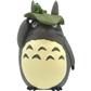 Kumukumu Figurine Big Totoro med blad - Min granne Totoro
