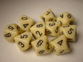 Chessex Opaque Polyhedral Tärningsset - Ivory/Black Chessex