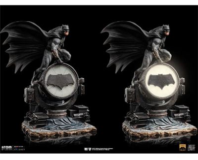 Batman på Batsignal (Deluxe) - Zack Snyders Justice League - Art Scale 1/10 Iron Studios & MiniCo