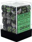 Chessex Gemini 12mm d6 Tärningsblock med Pips (36 Tärningar) - Svart-Grå med Grön Chessex