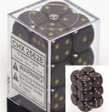 Chessex Opaque 16mm d6 tärningar med pips - Svart med guld (12 st) Chessex